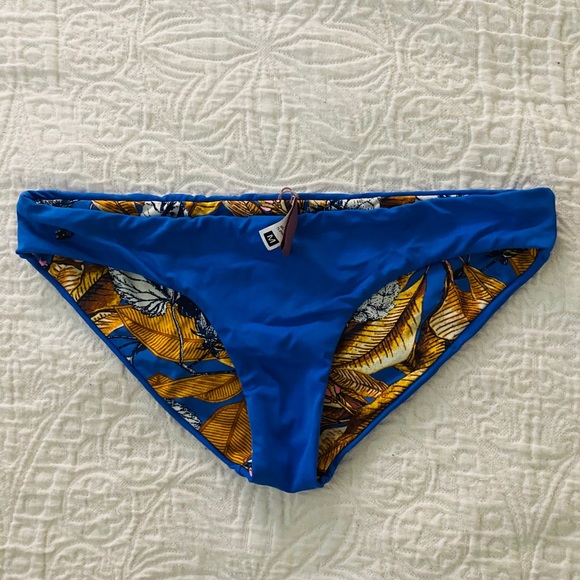 Medium reversible Maaji bottoms - Picture 1 of 4